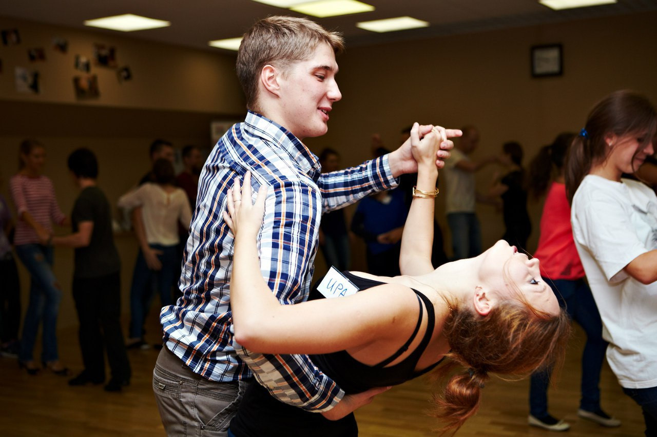 Школа танцев YouDance Москва на Курской - Хастл